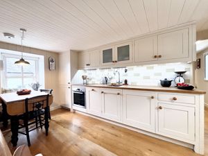 Kitchen- click for photo gallery